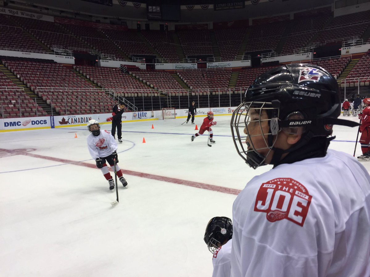 DetroitRedWings's tweet image. Campers are the first to wear the #Farewell2TheJoe patches. #DRWYCH #LGRW