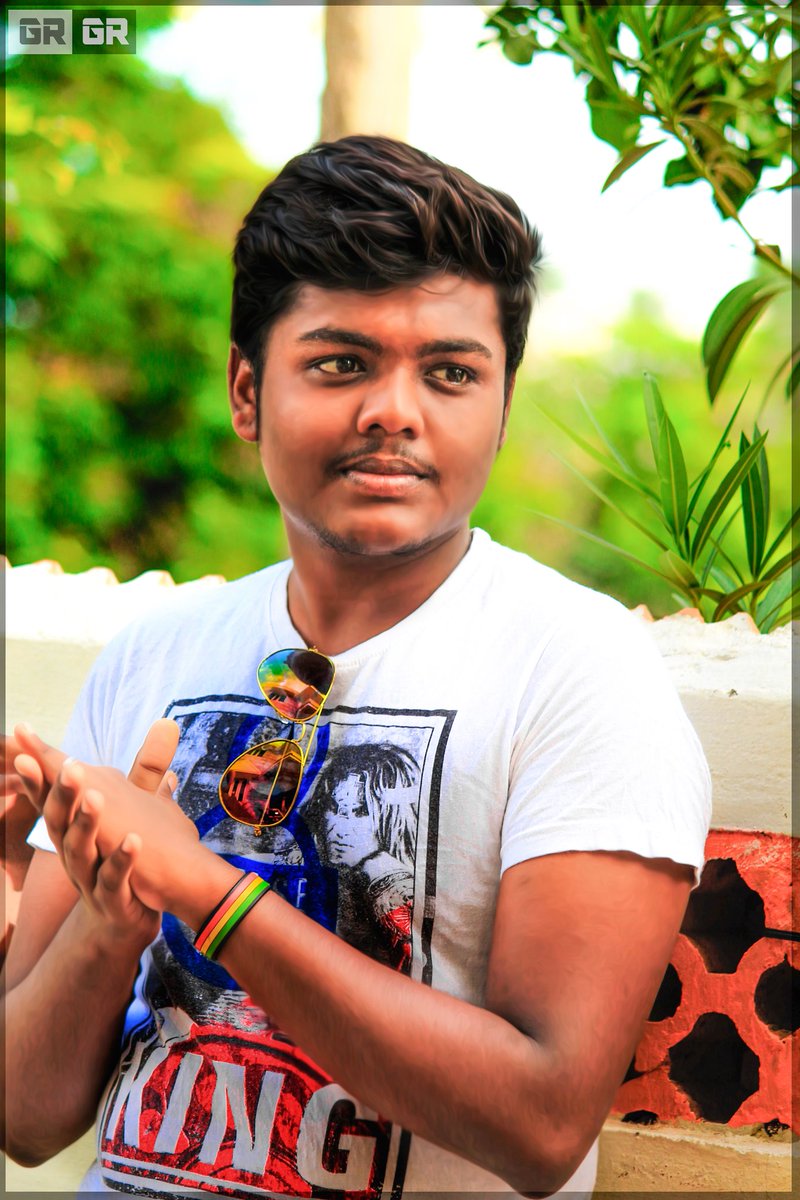 Venkygr98's tweet photo. BcoZ of u,I laugh a little harder😂 ,cry a little less😭 ,and smile a lot more😊😊 https://t.co/V9FHjKRCYz