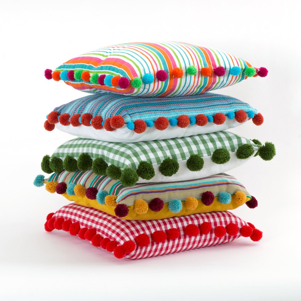 thecraftstoretv's tweet photo. Are you a fan of #pompoms? Catch the #Multipom in action this Thursday at 11am & 5pm! https://t.co/lVVgROucKK