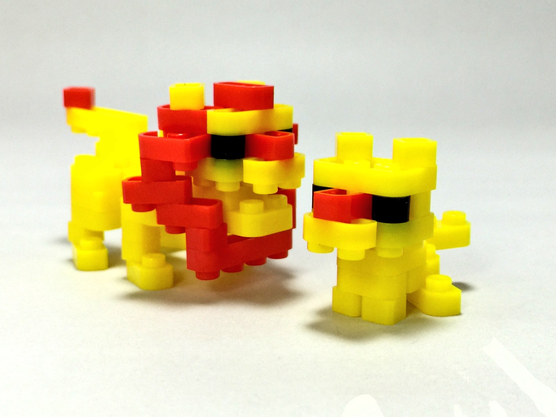 セルブロック セルアニマルズのライオンと 同セットを利用して組んでみた子ライオン ふたつ同時には組めません こういうバリエーションの作り方も面白いです セルブロック ブロック ライオン おもちゃ 玩具 宣伝 T Co Of6yrm0igf