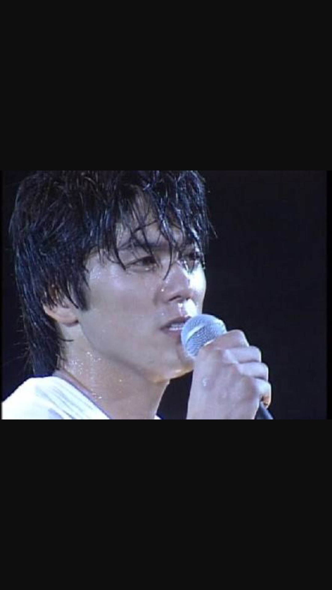 尾崎豊song 歌うときにこんなに汗かいて こんなに声かれるまで全力で唄う 歌手はもうおらんのちゃうかな ほんまに尾崎豊ほどスター性のある 歌手はいないと思う T Co Hlrfebho3o Twitter