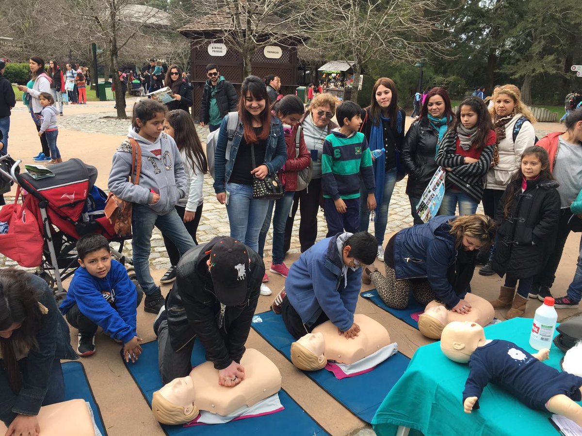 Fundacionvittal's tweet photo. #demostraciones de RCP en Temaikén ! https://t.co/CU0gDQTmZS