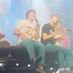 I NEED A VERKWAN FOCU FANCAM OF LOVE AND LETTER LIKE LOOK AT VERNON REACTING TO SEUNGKWAN'S PART.