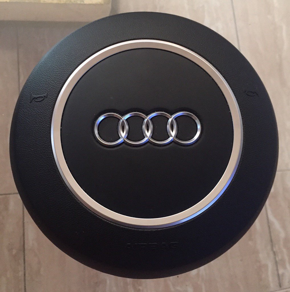 DavizGf's tweet photo. ¡Me gusta! "Air bag audi " en #wallapop https://t.co/Yov0BswUI9 https://t.co/ptcj6v0OKW