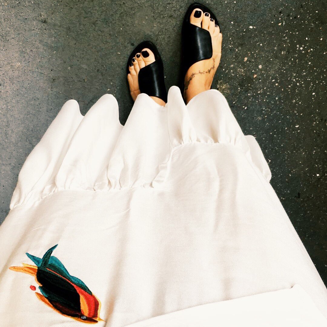 IoanaCiolacu's tweet photo. Perfect match! @mihaelaglavan in our #sparrow skirt + #sepala sandals = perfection! More on #ioanaciolacu.com https://t.co/Cre1oqMLuM