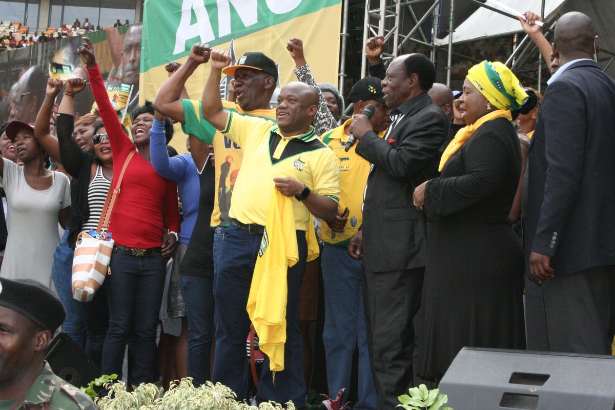 v2_images's tweet photo. #Fill up Moses Mabhida Stadium https://t.co/BxsFrThn69