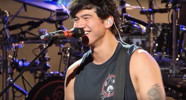 CALUMHOODADORE's tweet photo. he's so incredibly beautiful https://t.co/WwZIDJx01Y