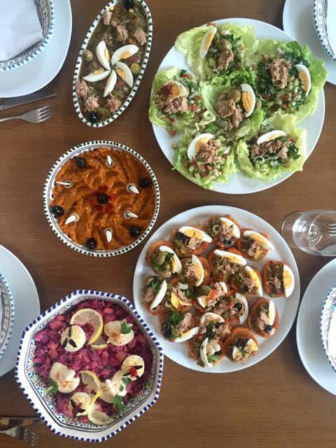 eatingininstead's tweet image. Tunisian Cooking Class: Salade Mechouia &amp;amp; Salade Blankit eatingininstead.com/2016/08/01/sal…