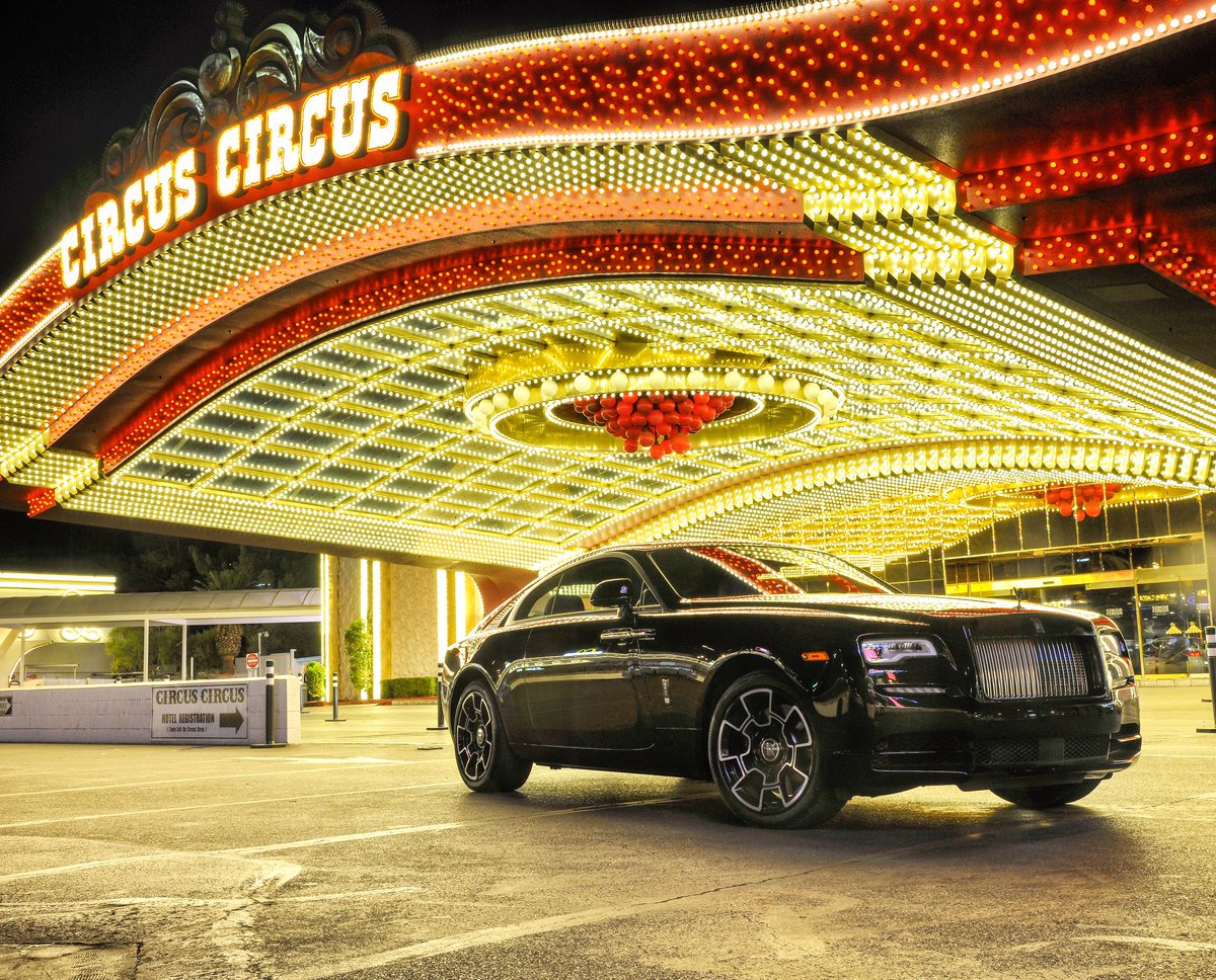 SunningdaleRRMC's tweet photo. Dare to be different #Blackbadge a bold new luxury #rollsroyce #luxury #Vegas https://t.co/Rdtv07atu8