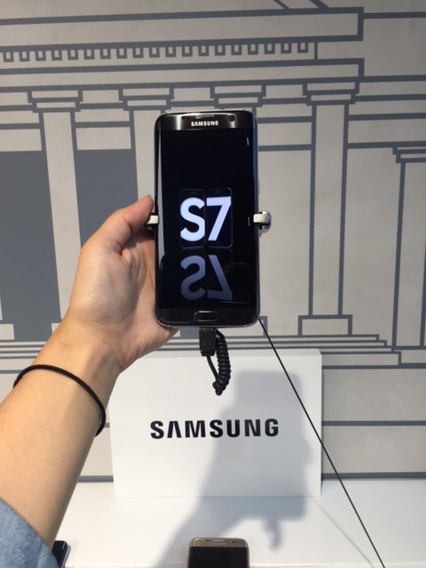 O2GuruBeth's tweet image. We are here to answer all of your #samsung related questions - Tuesday 10am drop in #o2manchestermarketst