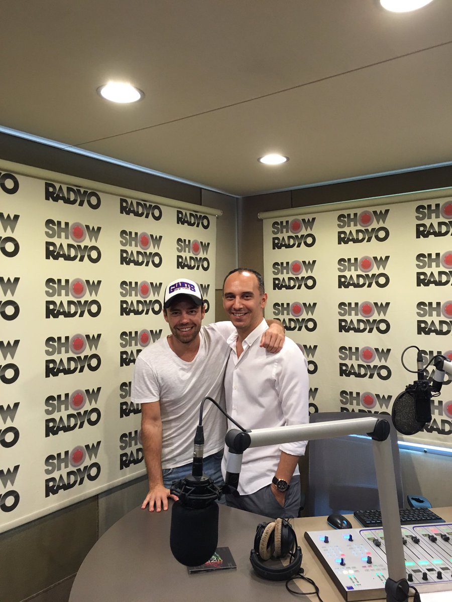 Show radyo 89.8 açıldı mı? Biz başladık!!