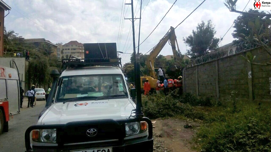 KenyaRedCross's tweet photo. #CollapsedWall near Brookside Drive, Westlands. 3 feared trapped. #RedCross and partners responding. https://t.co/C5Edm419ZN
