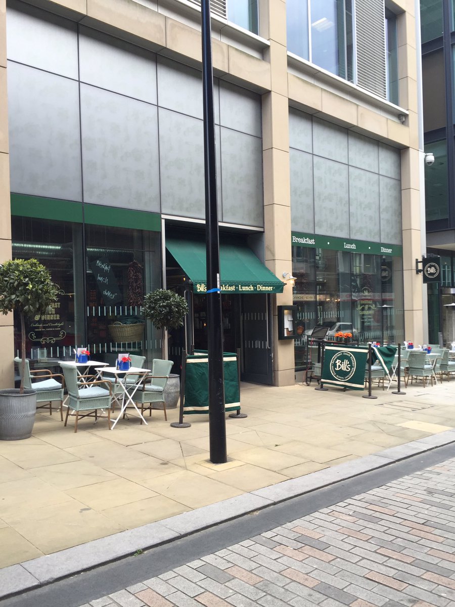 TheMatrixMedia's tweet image. @BillsRestaurant great meal with the family and newly appointed Dyson Debbie (just left) 👌👌