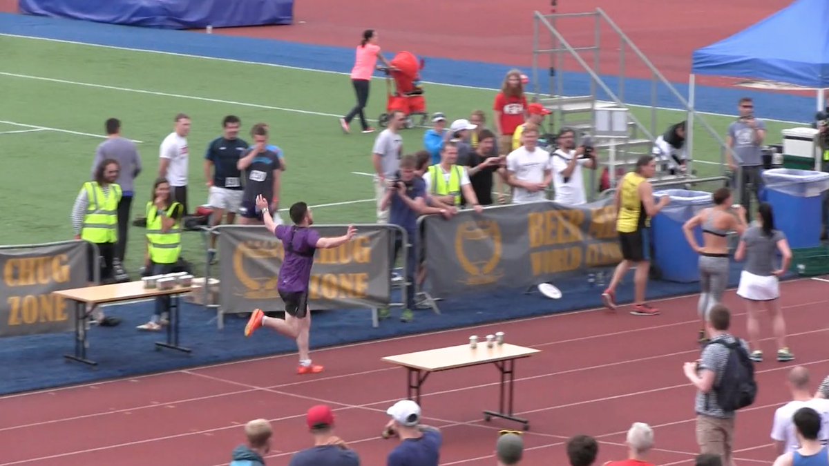 Trackie's tweet photo. Isaac Williams from @mensrunninguk dominated Heat 3 at the @ClassicBeerMile https://t.co/Nfm7yXhNuq @IsaacWilliams14 https://t.co/QxP9v2fH54