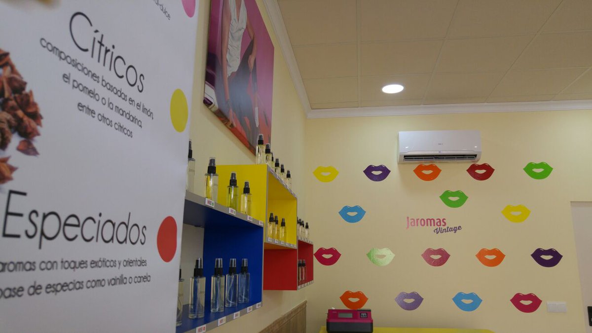JaromasOficial's tweet photo. FECILIDADES Y ENHORABUENA A CARMEN Y LUCIO POR LA INAUGURACIÓN EL 29 DE JULIO DE SU TIENDA JAROMAS VINTAGE!!! https://t.co/6D9CyzZVGQ