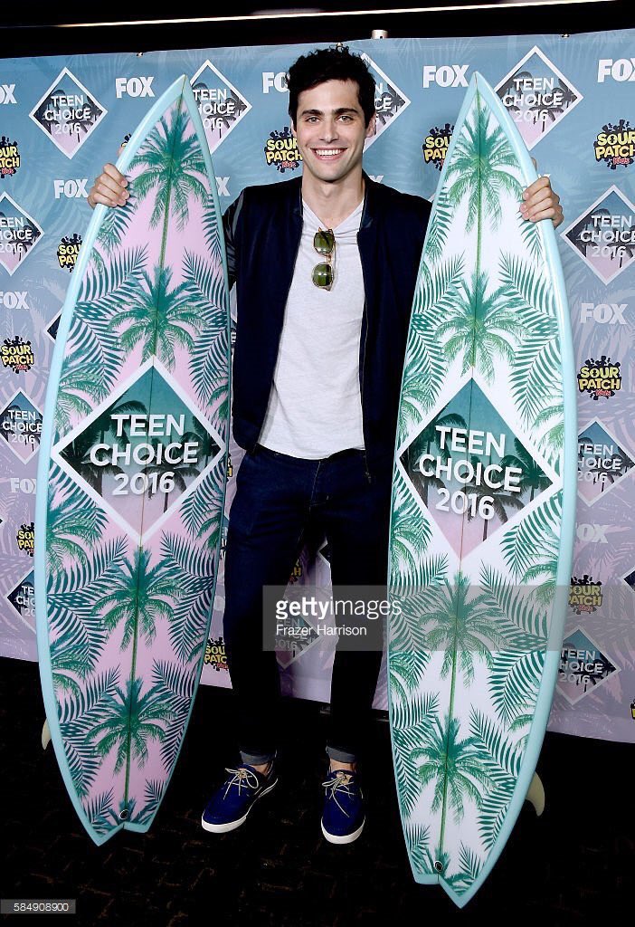 MInstrumentsUK's tweet photo. Although the cast wasn't shown accepting the award, we won #choicebreakoutshow !! ➰ https://t.co/yIhghbsXz5
