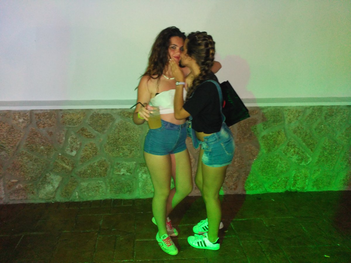 IrisYanel's tweet photo. Agosto.Agusto.A tu gusto💕👑👭 @mariiaserrano https://t.co/wvoMb3x1E7