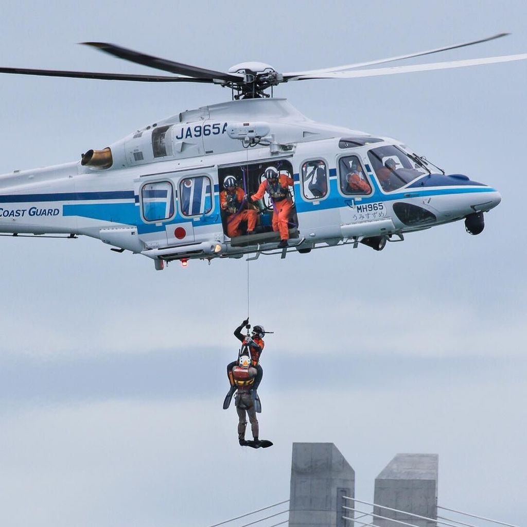白石信幸 コウシン V Twitter 海上保安庁のうみすずめ 小名浜港での救助実演 うみすずめ 小名浜 海上保安庁 海保 ヘリコプター ヘリ アグスタ 仙台航空基地 アグスタaw136 Air T Co Kh4nwzohdn