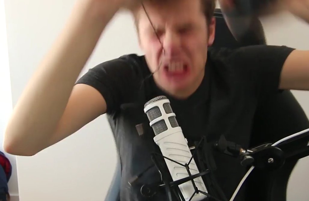 mendoh123's tweet photo. Das ist mein beitrag zu #creepyrewi 😂 its a beautiful @rewinside ❤😂😂😂👌 https://t.co/U2X04A2bT2