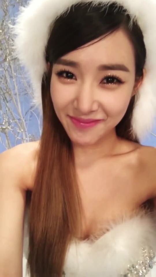 Assia1Love's tweet photo. #HappyTiffanyDay 
#UB 
#3 https://t.co/65KN6iUx7z
