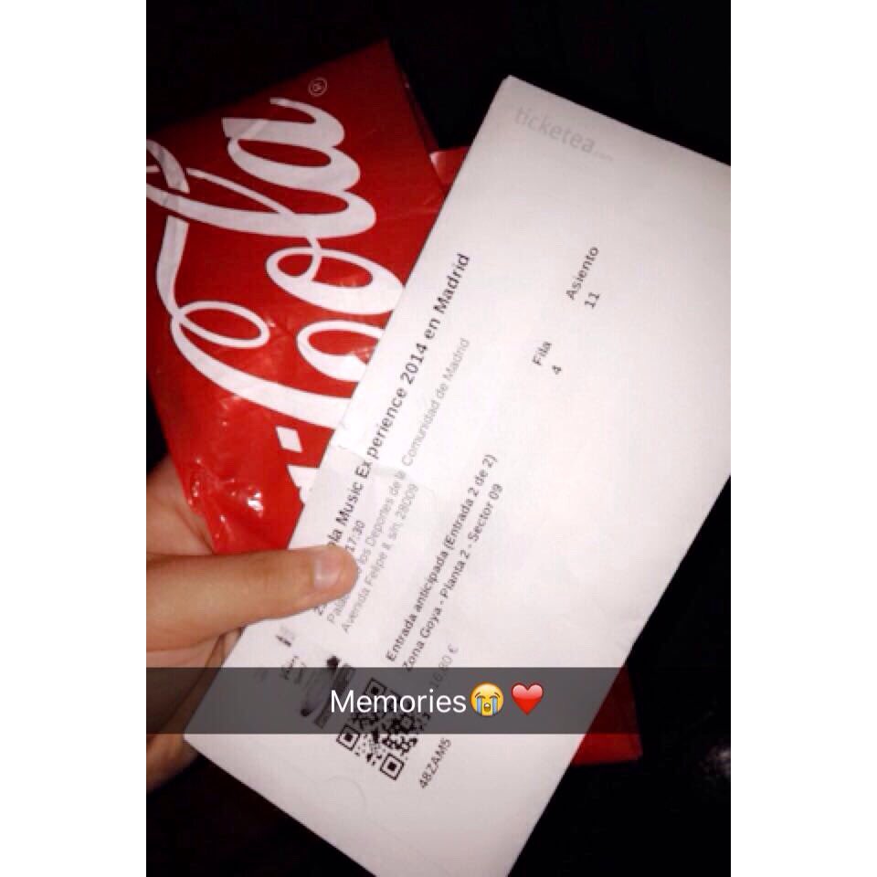 ruminesimpson's tweet photo. Recordando este gran día... 
25/10/14 #CCME2014  
❤️😭
@TonyAguilarOfi @TheVampsband @UnionJworld https://t.co/fEjUoLn3Ua