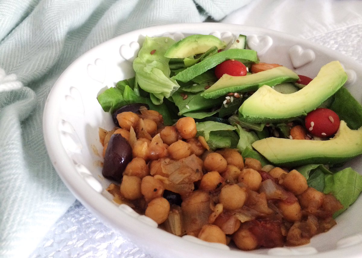 mel_schreiber1's tweet photo. So this is how my #MeatFreeMonday is going 😋 I just love chickpeas! @MFMSouthAfrica @missearth_sa #MissEarth2016 https://t.co/IojaGH6mGM