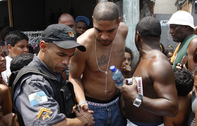 Voir l'image sur Twitter