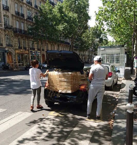 emma_ducros's tweet photo. Je les ai vus, de mes yeux vus, scotcher le lave-linge à la voiture et partir tranquilou. J'attends le #faitdivers https://t.co/zV7hXHk4DC