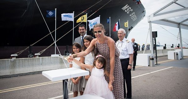 AnaDays1's tweet photo. #soycruceradicto #MscSveva @costacruceros @costacrucerosAR @costacrociere @Costa_Press @MSCCruises_PR ❤ nice family https://t.co/xGbCHHtkYs