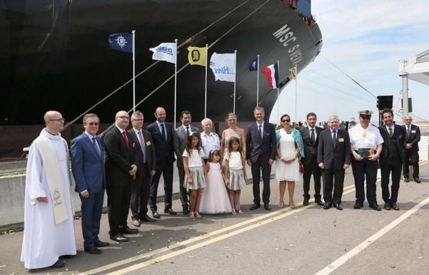 AnaDays1's tweet photo. #soycruceradicto #MscSveva @costacruceros @costacrucerosAR @costacrociere @Costa_Press @MSCCruises_PR ❤ nice family https://t.co/xGbCHHtkYs