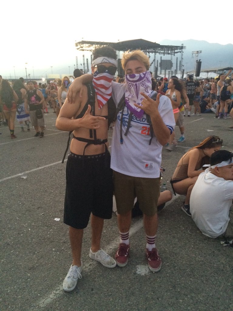 5rego's tweet image. soft winter '16 #ripgerald #smn #whatifgiraffescouldheadbang