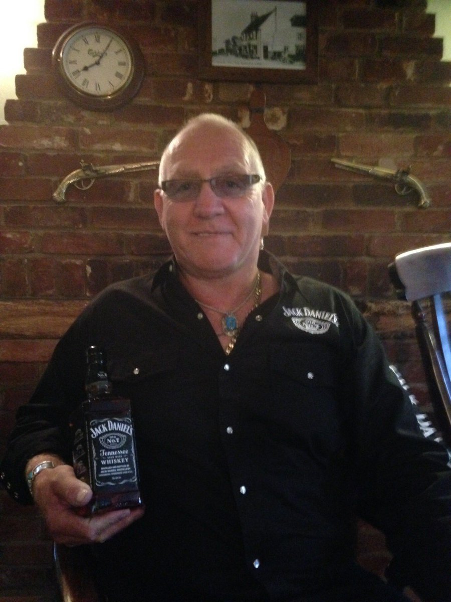 SimplyMicky's tweet image. Simplymicky 8-10pm only on en5radio.com tonight