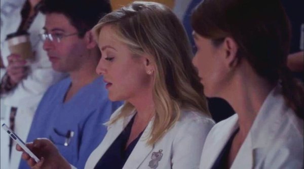 when you see Sarah tweeted a picture vs after you've opened it