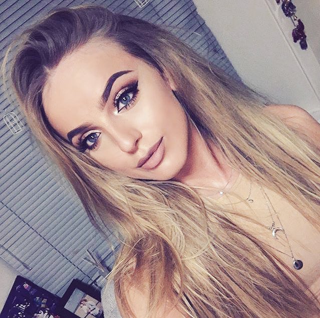queenbethhx's tweet photo. Empty wallet? Insomnia? Craving? Sore knees? Sounds like you're addicted to worshipping me @RTpig #cuckold #Findom https://t.co/SZIarKFfcU