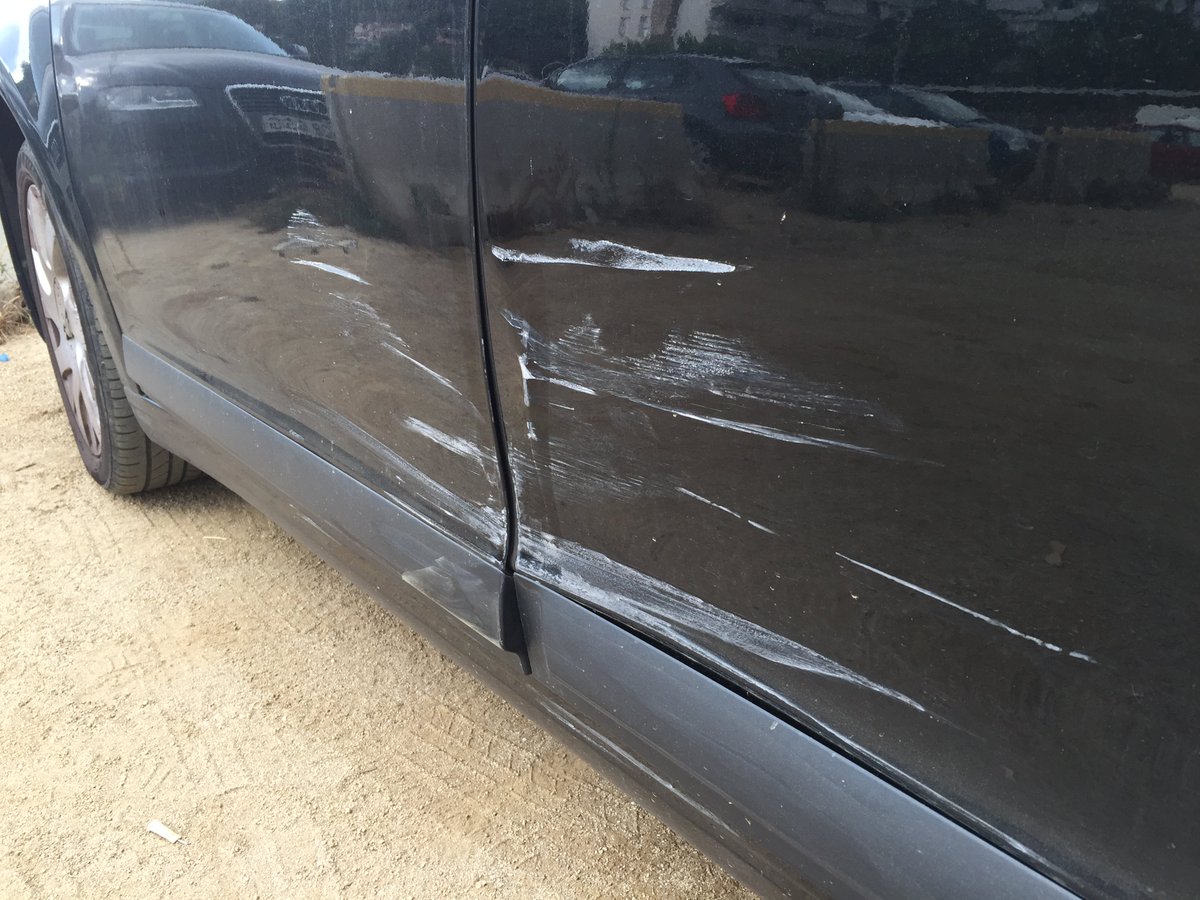 SIXTYOUTLET's tweet image. Faig una crida a la població de Llavaneres, la nit del 31/07 han donat un cop al meu cotxe,darrera pavelló municipal