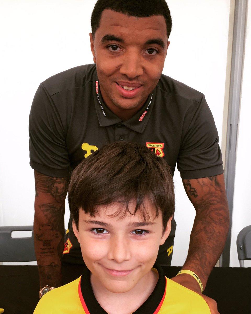 nicksos's tweet image. Awesome day, thanks to @T_Deeney for staying to see the fans it was a long wait but worth it #hornets