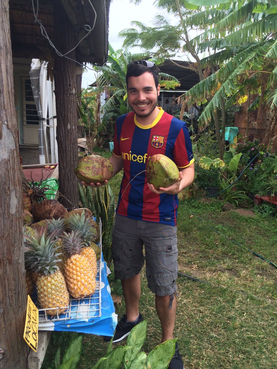 XaviCaminals's tweet image. Què tal les teves vacances? De moment passant l'estiu a la Illa #LaReunion. Aquí és hivern... Res a veure.