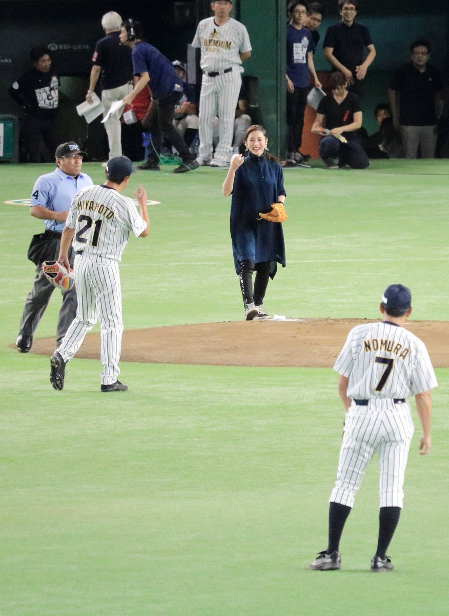 ふぃりぴー サントリードリームマッチ16 バースは今年も来日し因縁の槙原との勝負に今年も勝つ 写真 ファインダー越しの私の世界 野球 プロ野球 サントリードリームマッチ16 東京ドーム 石原さとみ 桑田真澄 稲葉篤紀