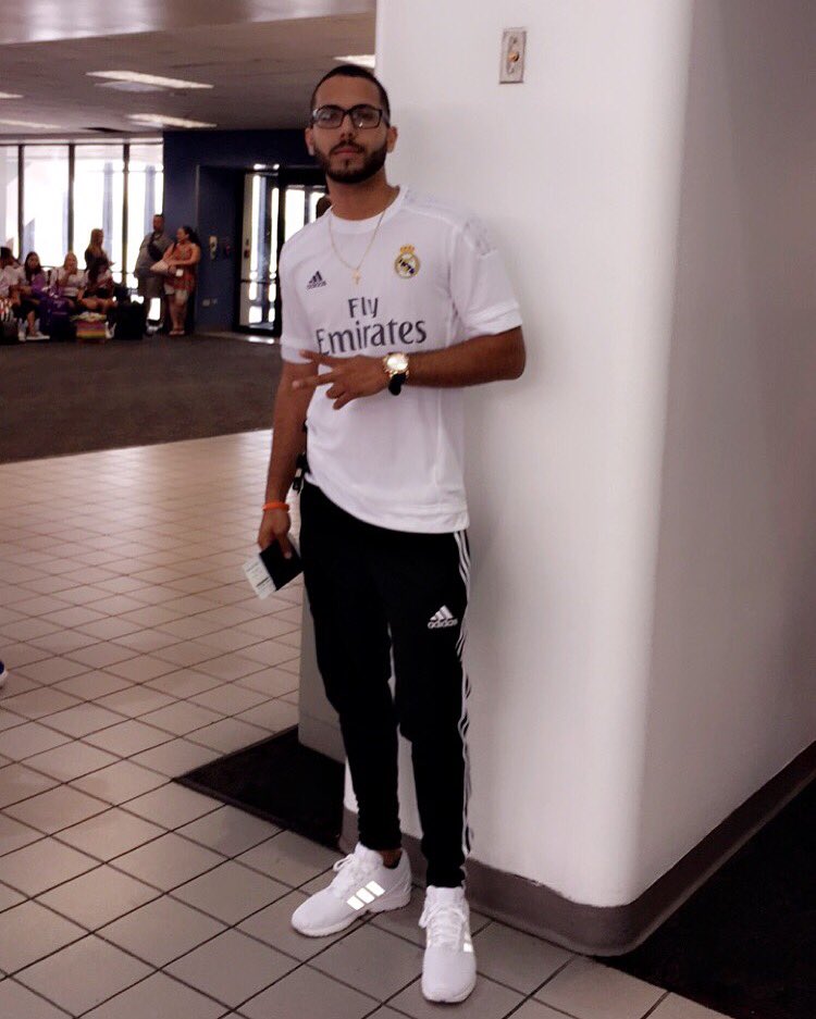 KennethXavie's tweet photo. Punta Cana ahí vamos😎🔥✈️ #vacations https://t.co/A2gKtNXjRx