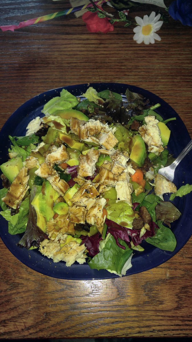 obsa79_anita's tweet photo. I'm heaven right now #stilleatinggood https://t.co/NYMNHLNZUl