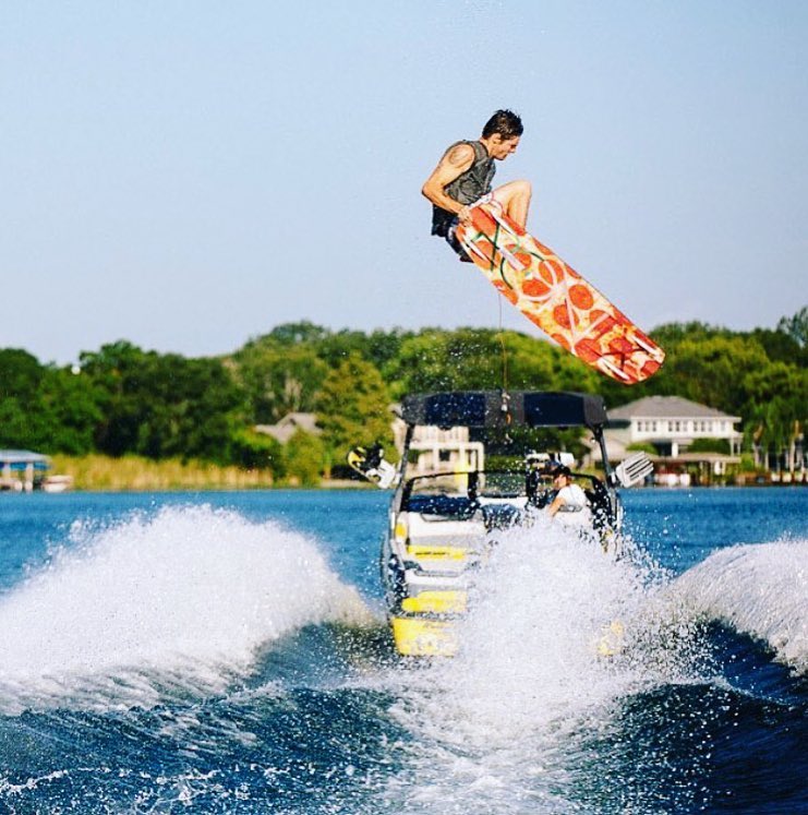 alliancewake's tweet image. The “Pizza Boi” @massipiffaretti with his double up blast in the @tigeboats @TigeMyWake alliancewake.com/videos/tige-my…