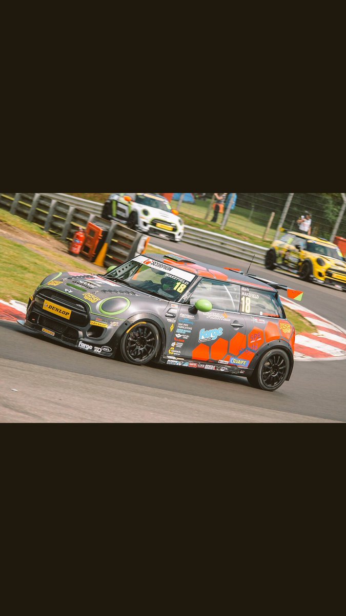 WIN a ticket including hospitality to one of the mini challenge rounds, simply follow me and retweet this post! 🏆🏁