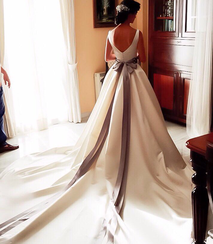 MontescoModa's tweet photo. Lazadas infinitas con las que empezamos la semana. #felizlunes #noviasmontesco #noviasfelices https://t.co/1xU9bv3PMd