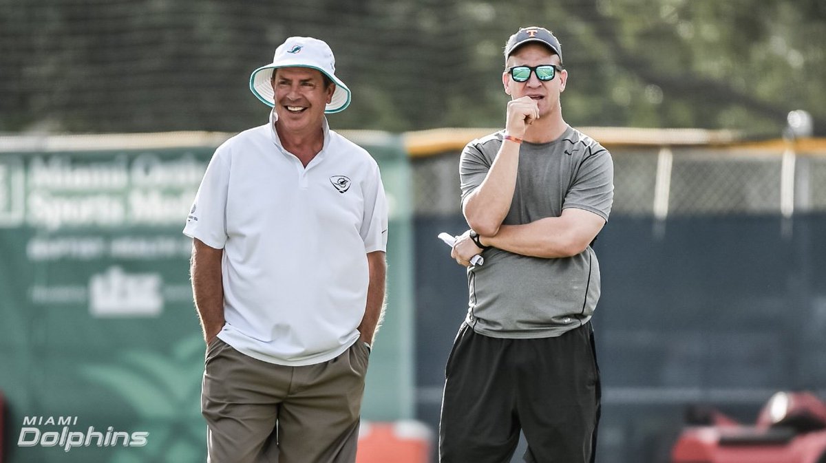 The #Dolphins had a special visitor at practice today... bit.ly/2aGkNX1?utm_me… https://t.co/iie5PWtwCg