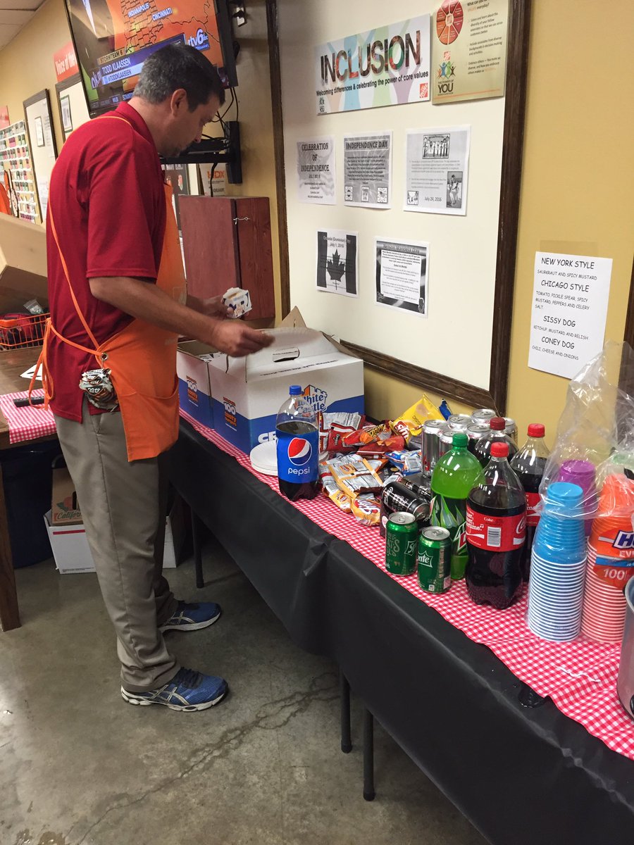 underhillbk's tweet photo. @WhiteCastle for all associates to celebrate their hard work! @HDsouthportIN @BPlantenberg @mlindsey1223 https://t.co/NDsimVaFkn