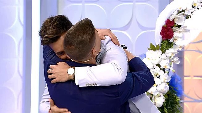 IvanGonzalez_CF's tweet photo. Se os hechara mucho de menos en @myh_tv 😢 Ojala @Ivangoonzalez_ una final asi @labragandiash 😜😝. #UnaAmistadSana https://t.co/YXveFzNsCk