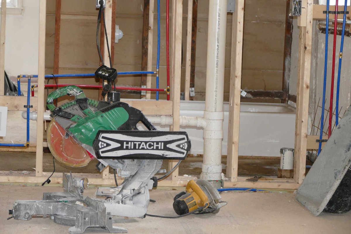 McD_Contracting's tweet photo. #Powertools on this Monday back to work! #McDonaldContracting https://t.co/lvIlEvkj2N