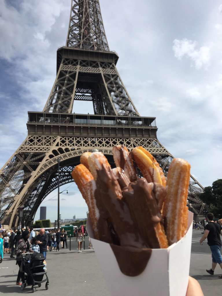 fredbrittain's tweet photo. Mandatory tourist shot. #ChurroPhotoBomb https://t.co/iIoZne3SZk
