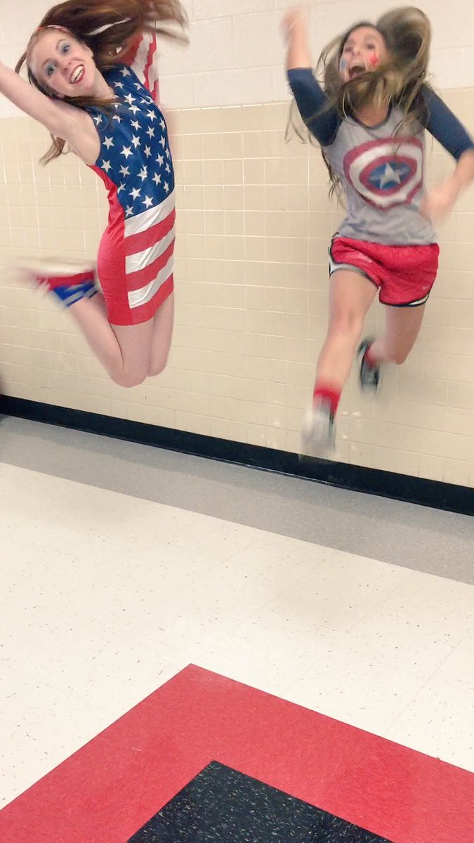 Emilyolsen1234's tweet photo. Happy birthday dear friend! Hope you have a radical day◡̈ miss you a bunch https://t.co/lMViQEqKEP