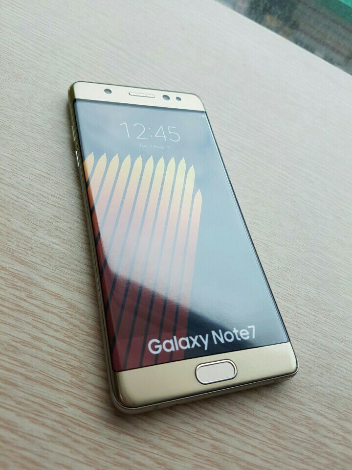 sawgent's tweet photo. Karşınızda son hali ile Galaxy Note 7
#GalaxyNote7 #Note7 #TheNextGalaxy #NoteMyWish https://t.co/sulHoTncqH